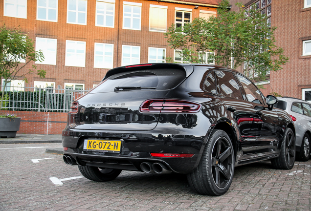 Porsche 95B Macan Turbo