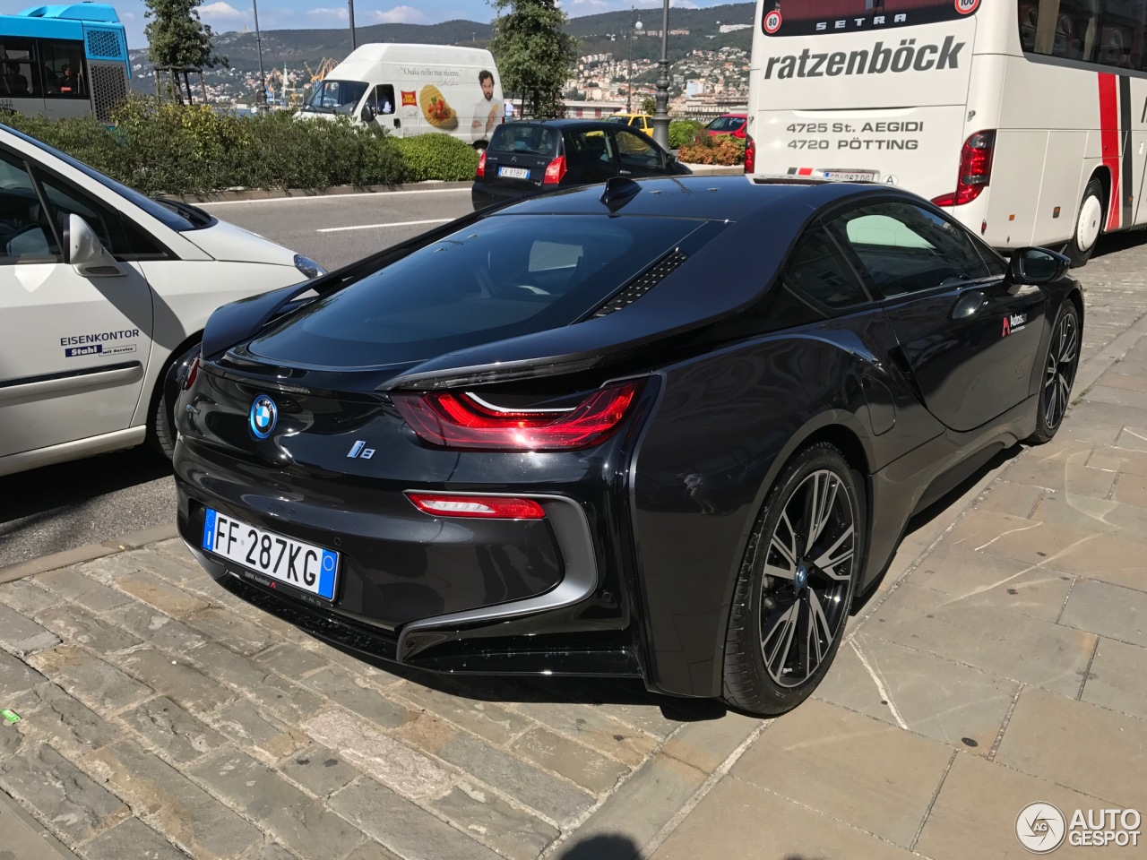 BMW i8