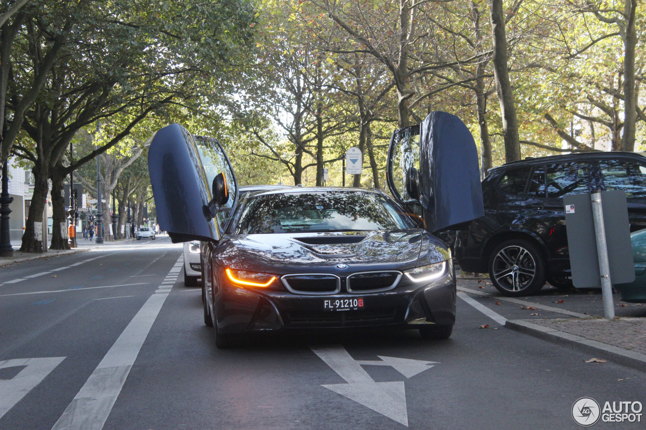 BMW i8