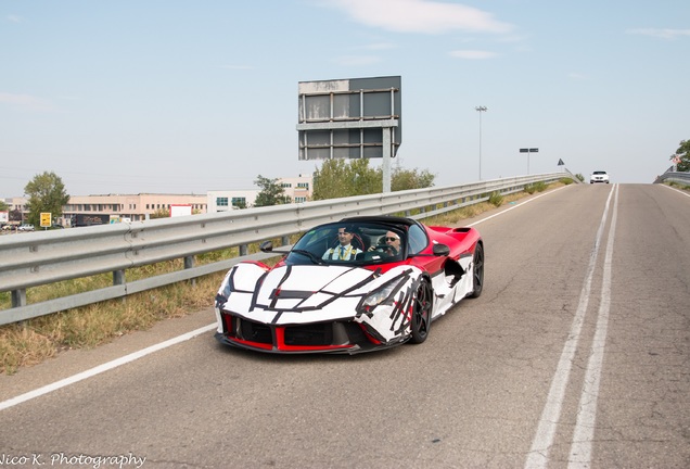 Ferrari LaFerrari Aperta