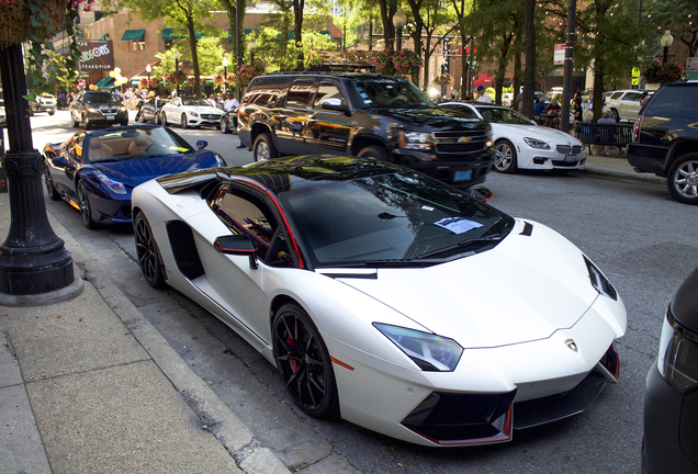 Lamborghini Aventador LP700-4 Pirelli Edition