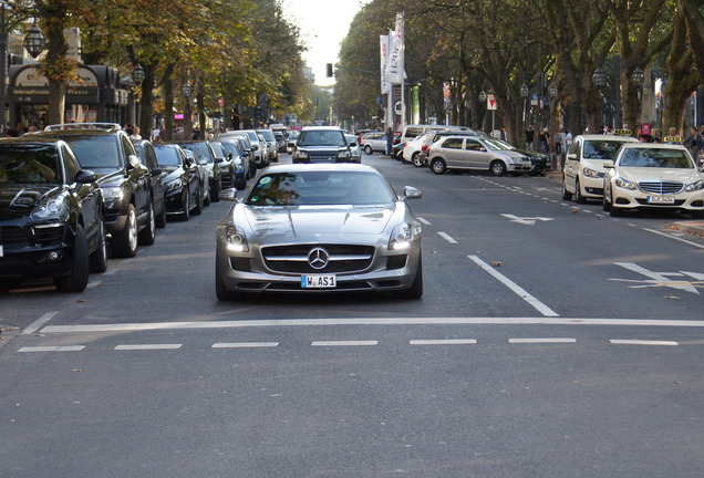 Mercedes-Benz SLS AMG