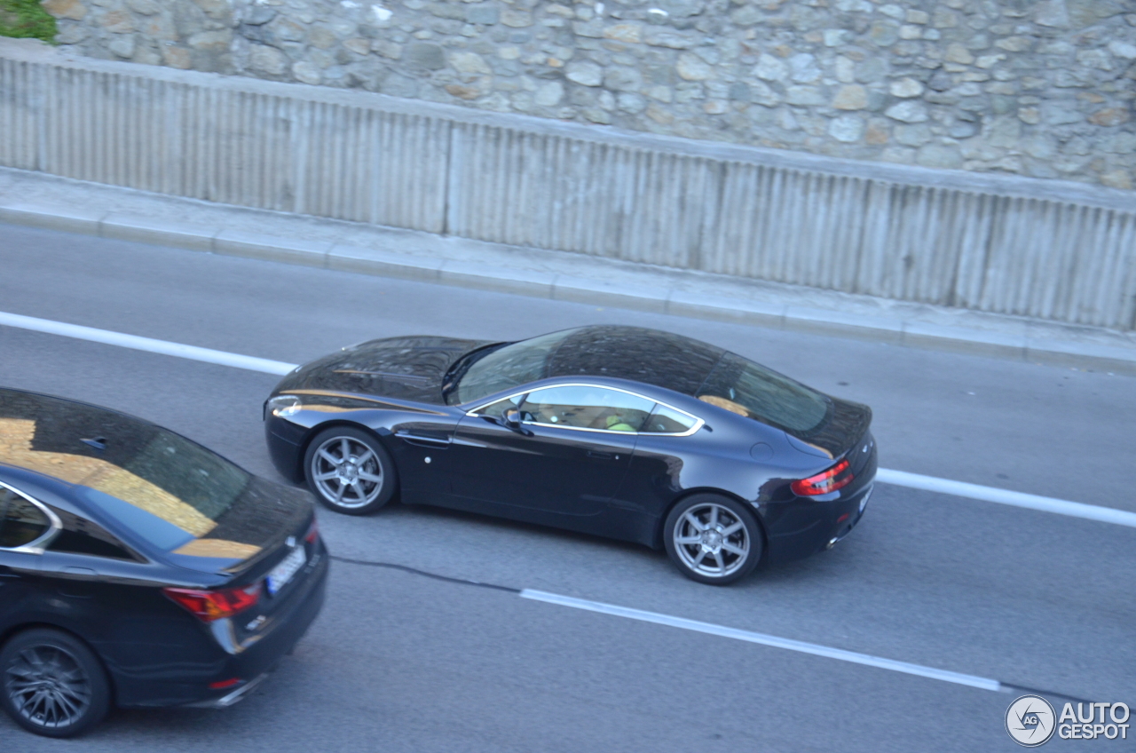 Aston Martin V8 Vantage