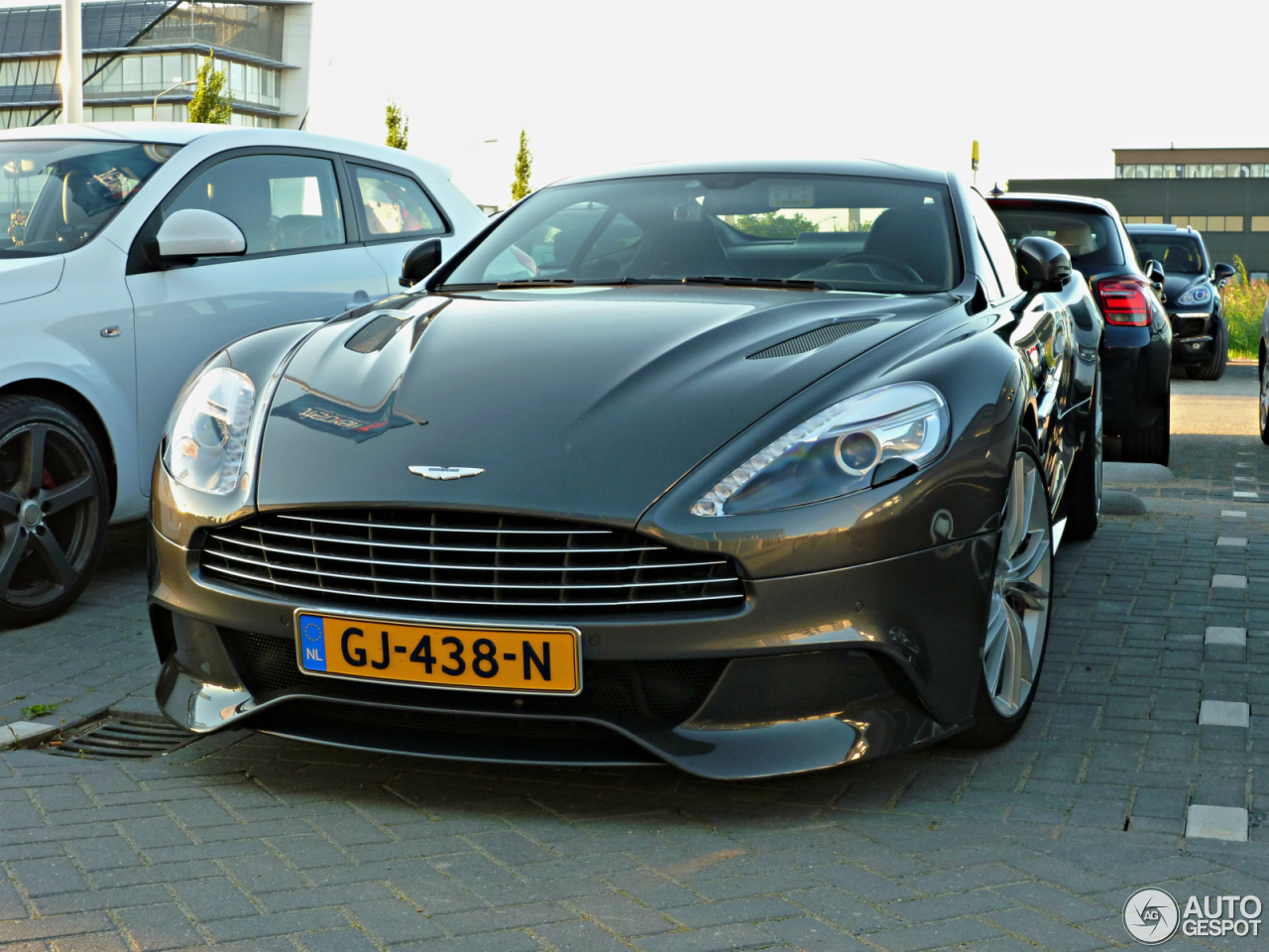 Aston Martin Vanquish 2013