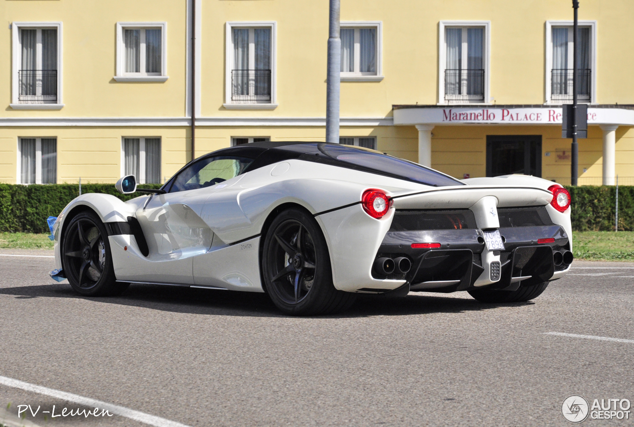 Ferrari LaFerrari Aperta