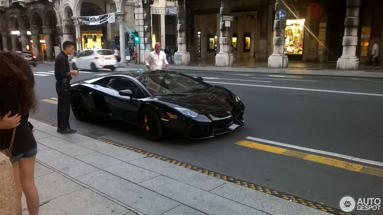 Lamborghini Aventador LP700-4