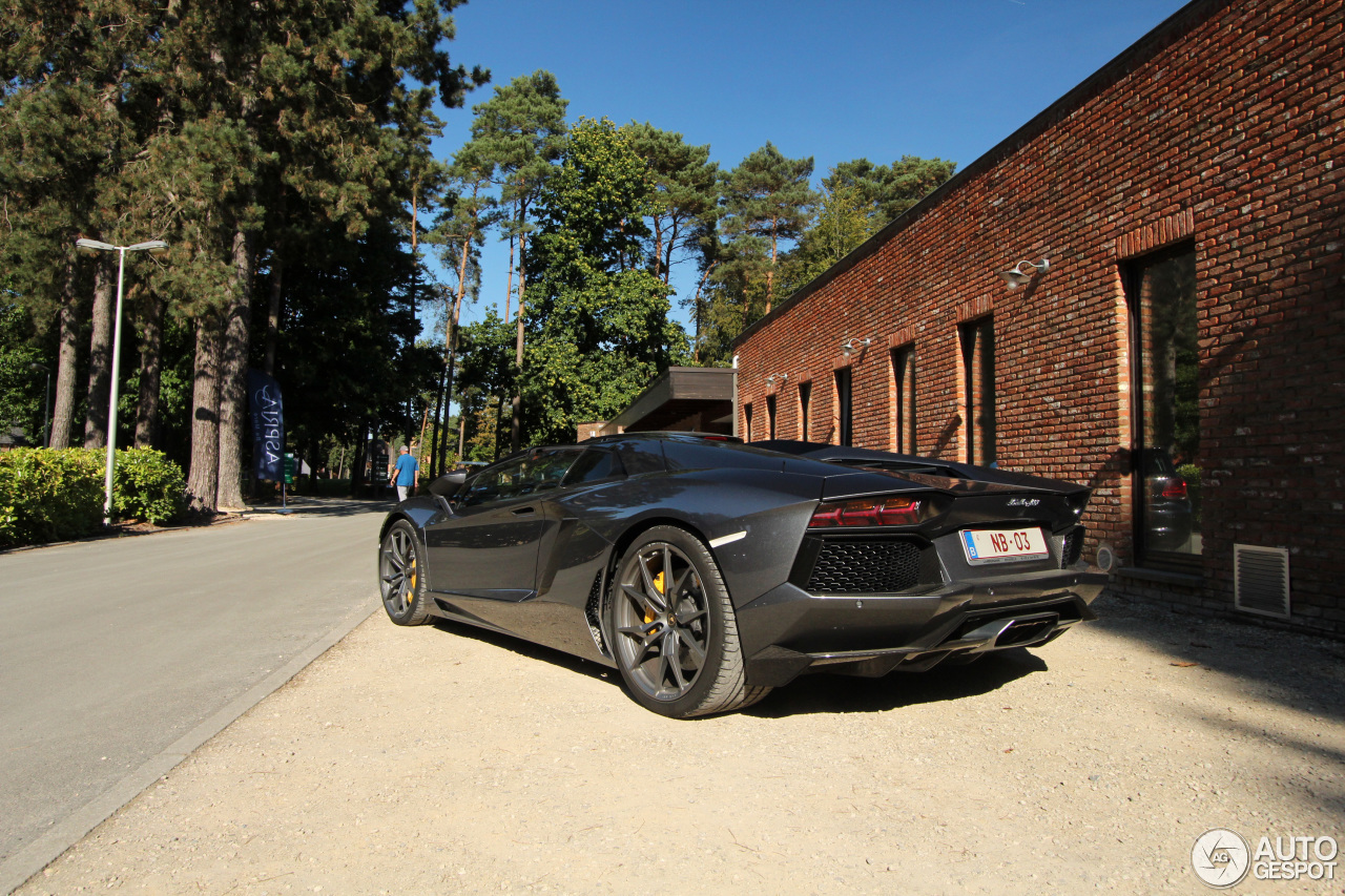 Lamborghini Aventador LP700-4 Roadster