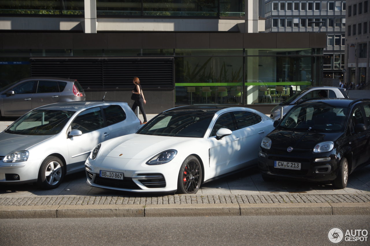 Porsche 971 Panamera Turbo Executive