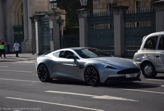 Aston Martin Vanquish 2013