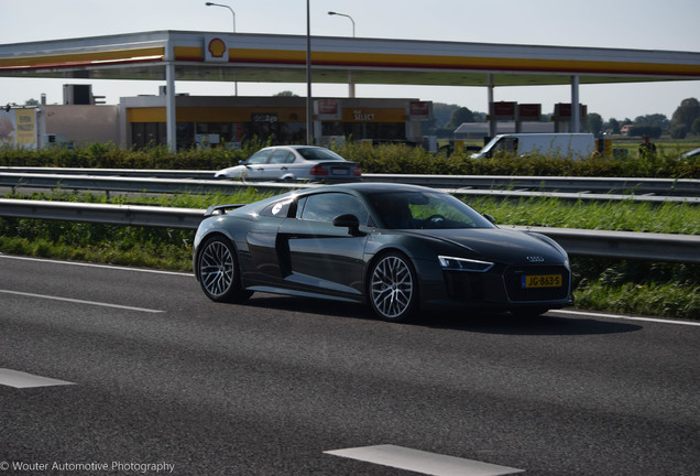 Audi R8 V10 Plus 2015