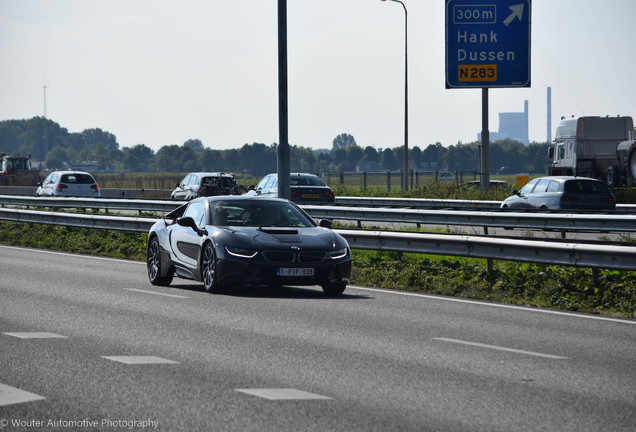 BMW i8