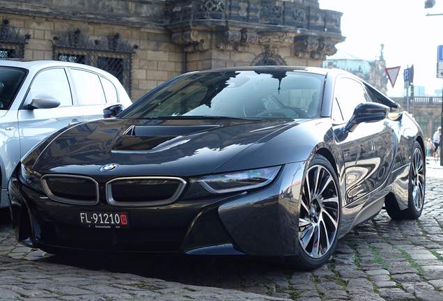 BMW i8