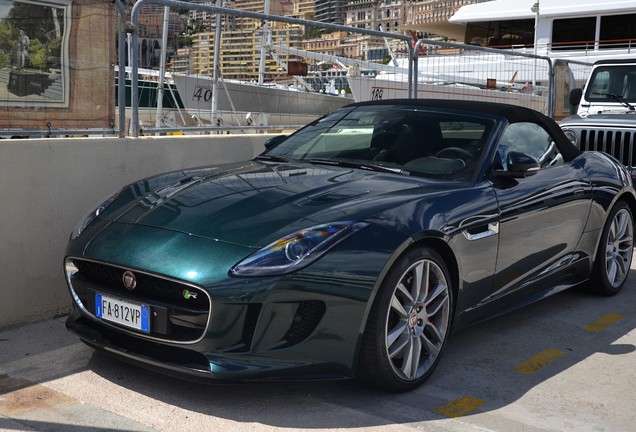 Jaguar F-TYPE R AWD Convertible