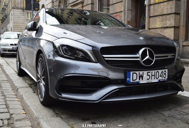 Mercedes-AMG A 45 W176 2015