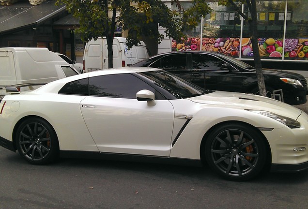 Nissan GT-R 2011