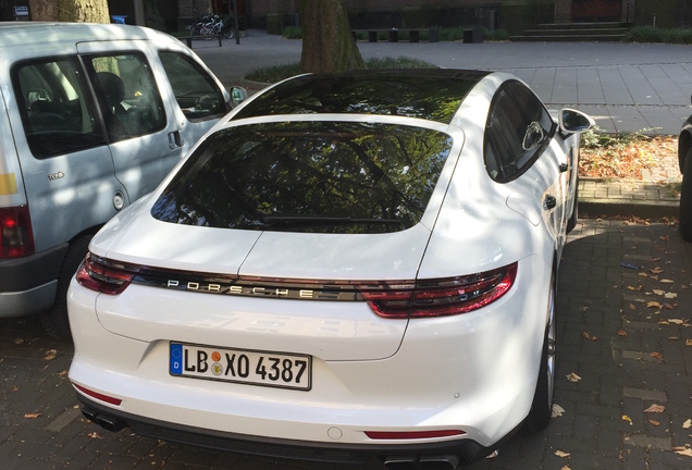 Porsche 971 Panamera Turbo