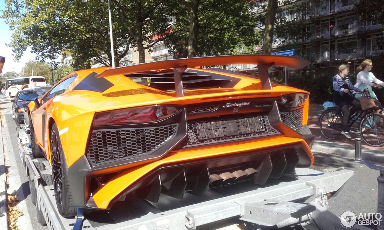 Lamborghini Aventador LP750-4 SuperVeloce