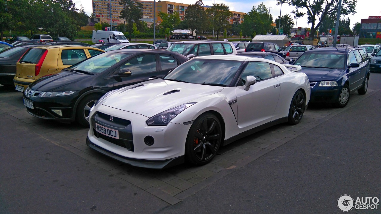 Nissan GT-R