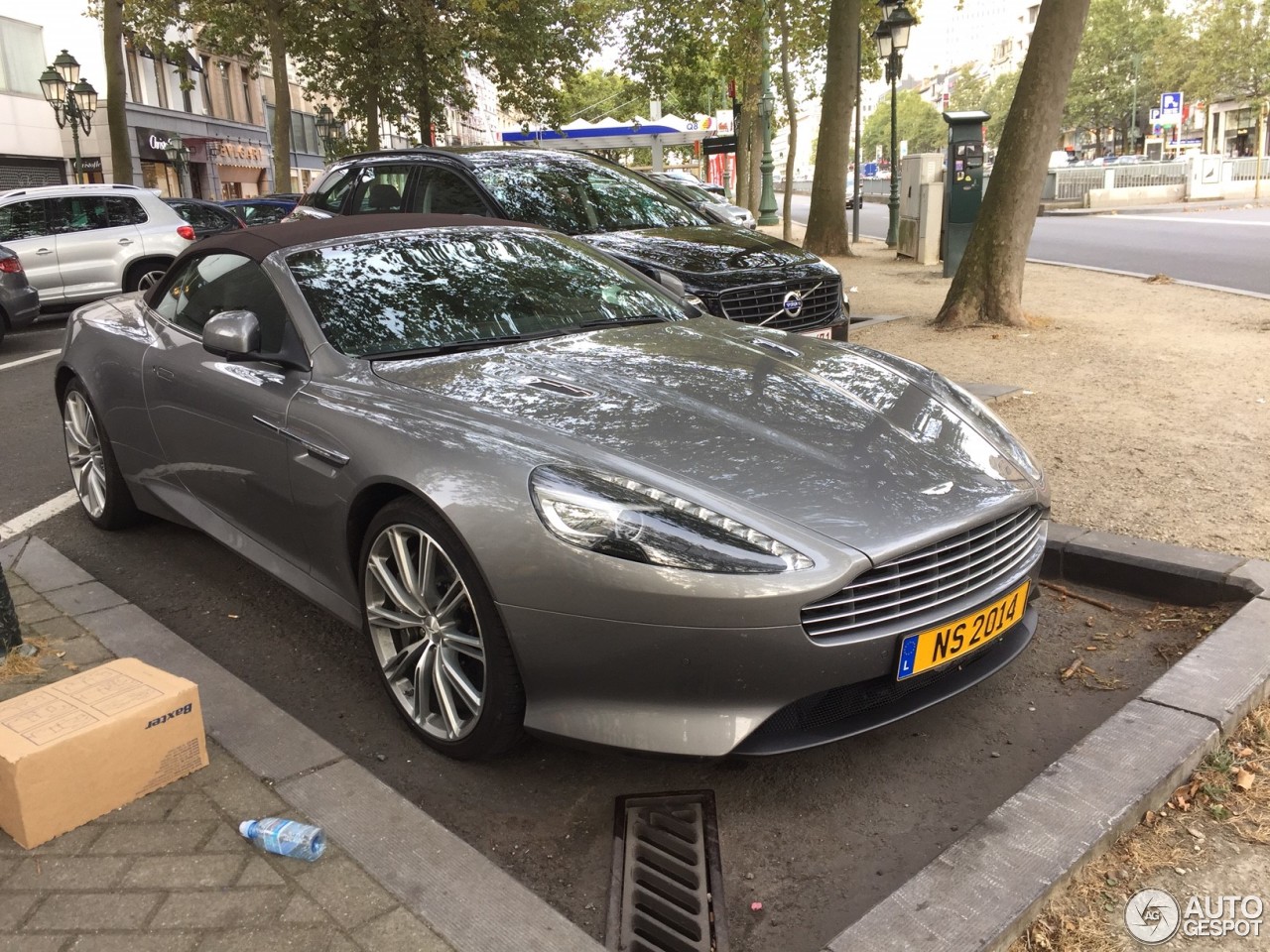 Aston Martin Virage Volante 2011