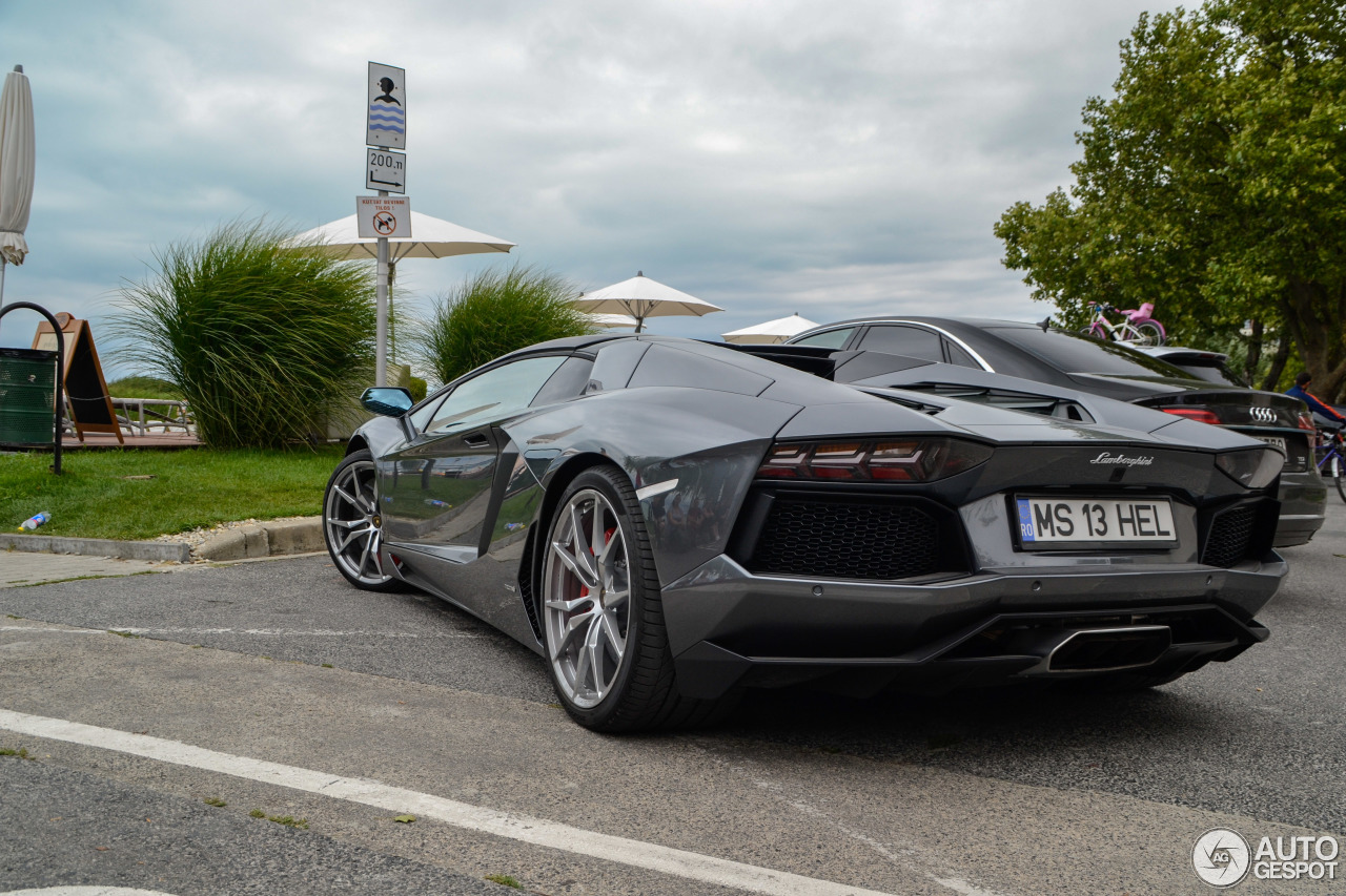 Lamborghini Aventador LP700-4 Roadster