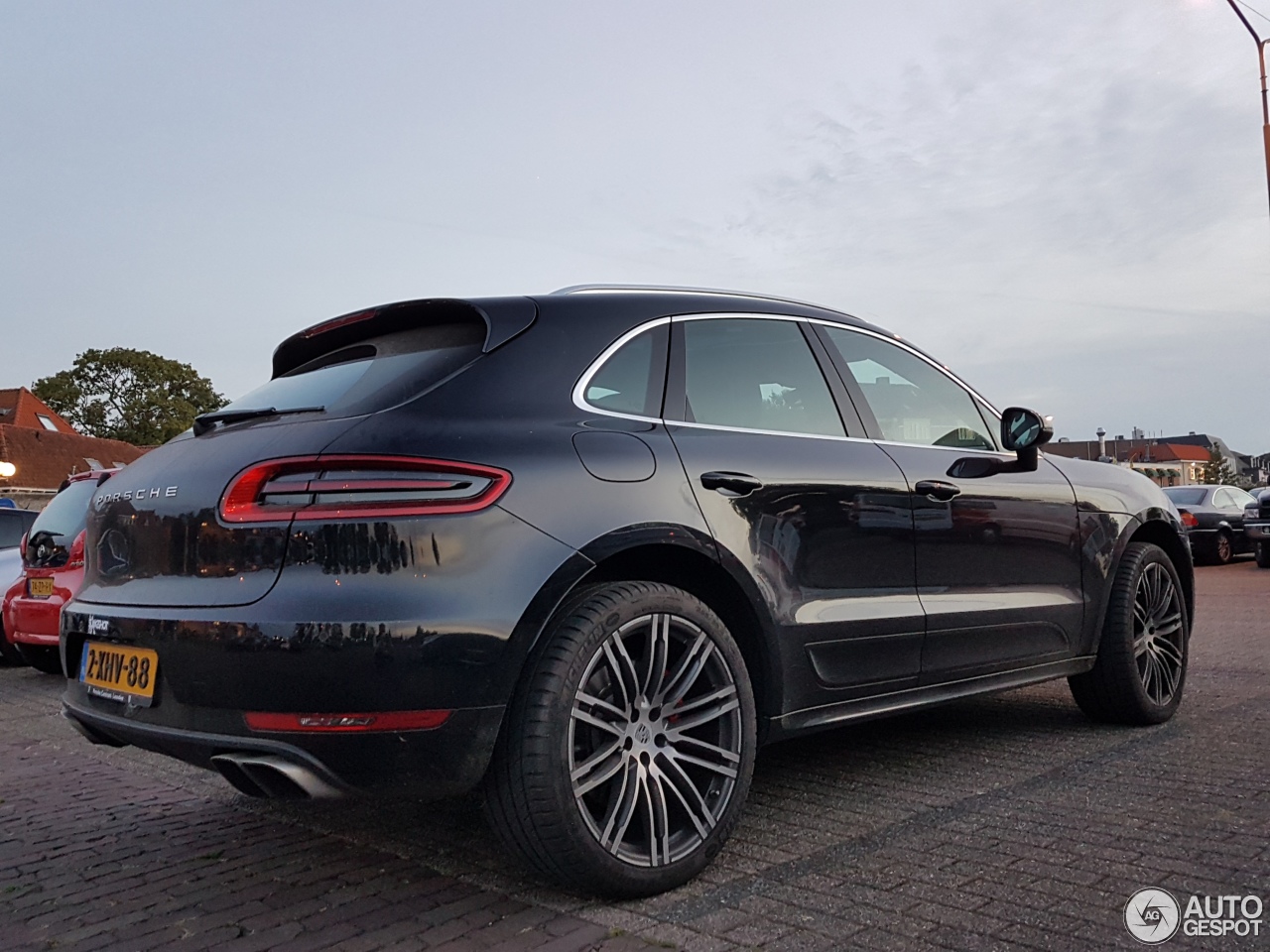 Porsche 95B Macan Turbo