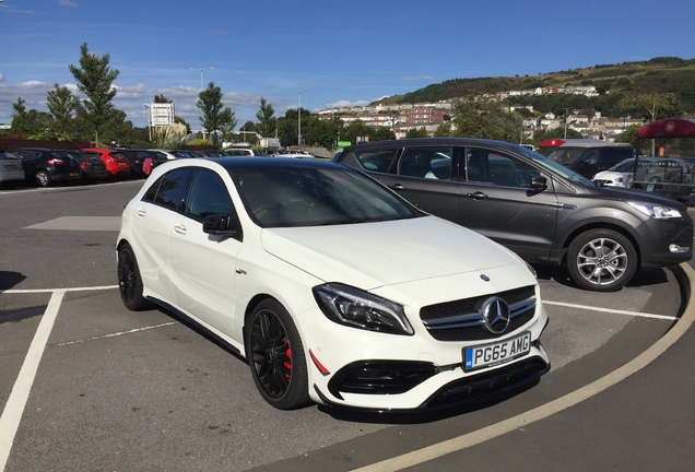 Mercedes-AMG A 45 W176 2015