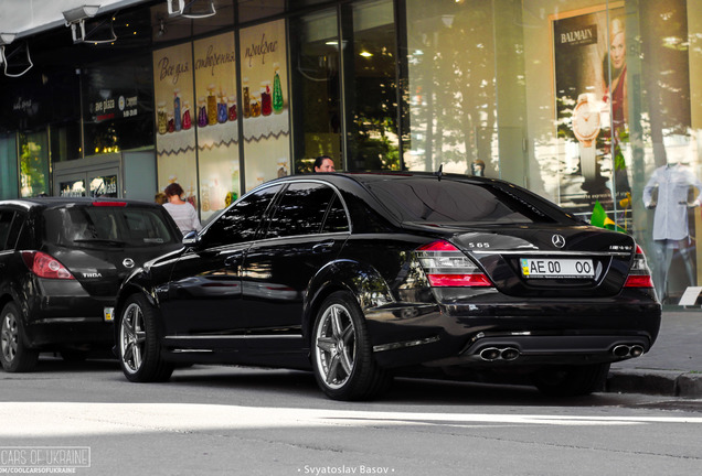 Mercedes-Benz S 65 AMG V221