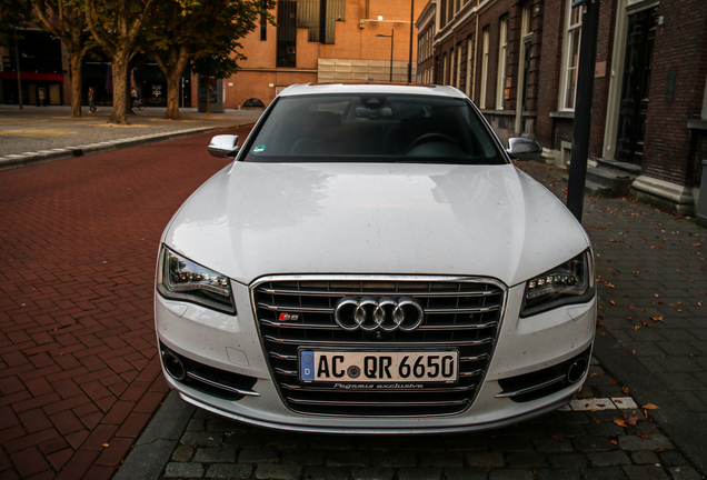 Audi S8 D4