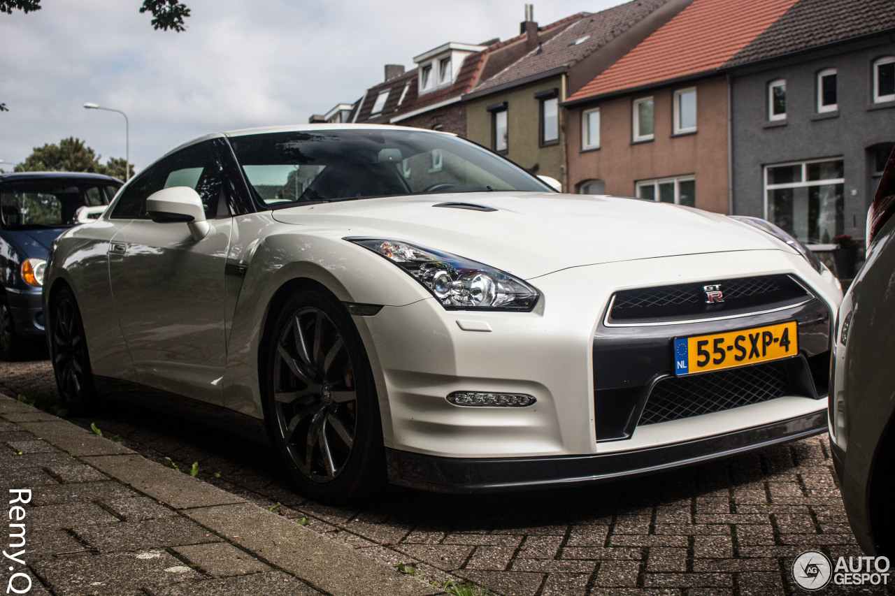 Nissan GT-R 2011