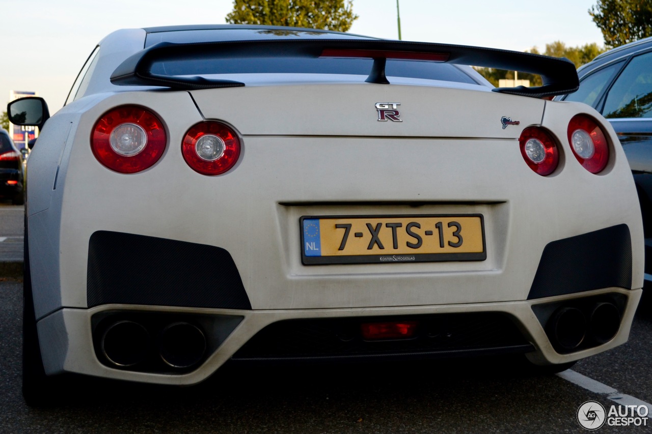 Nissan GT-R