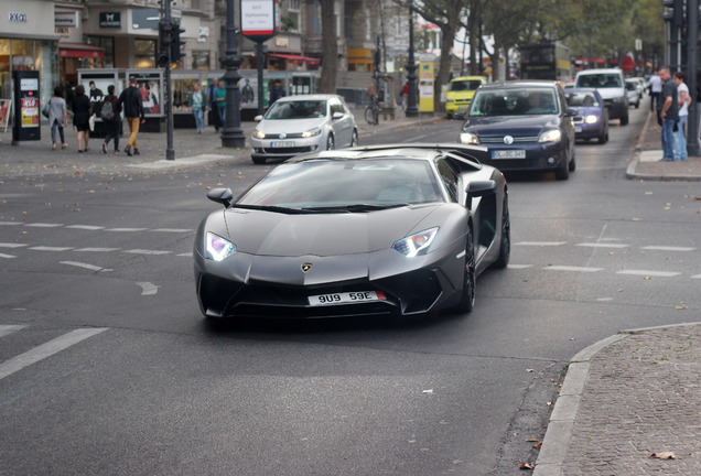 Lamborghini Aventador LP700-4 Roadster