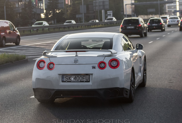 Nissan GT-R 2015