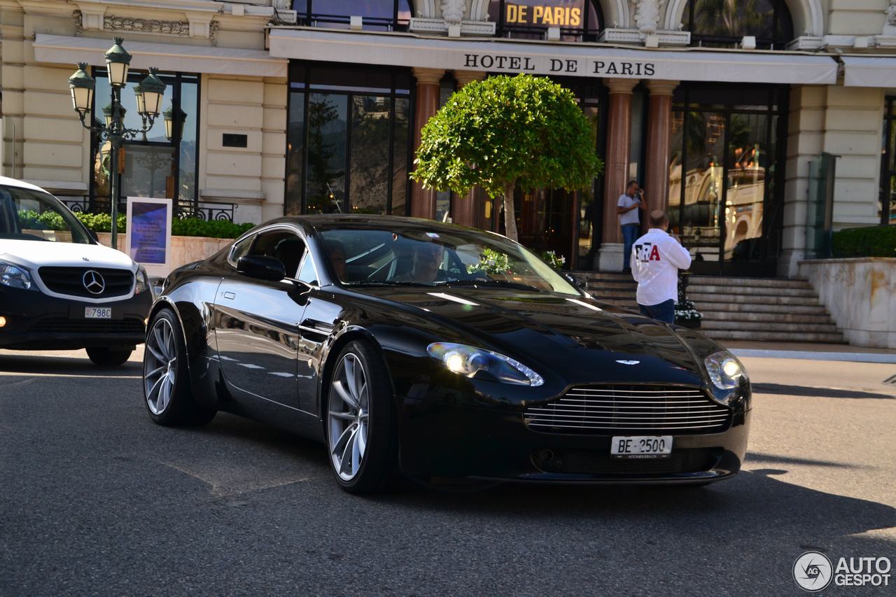 Aston Martin V8 Vantage