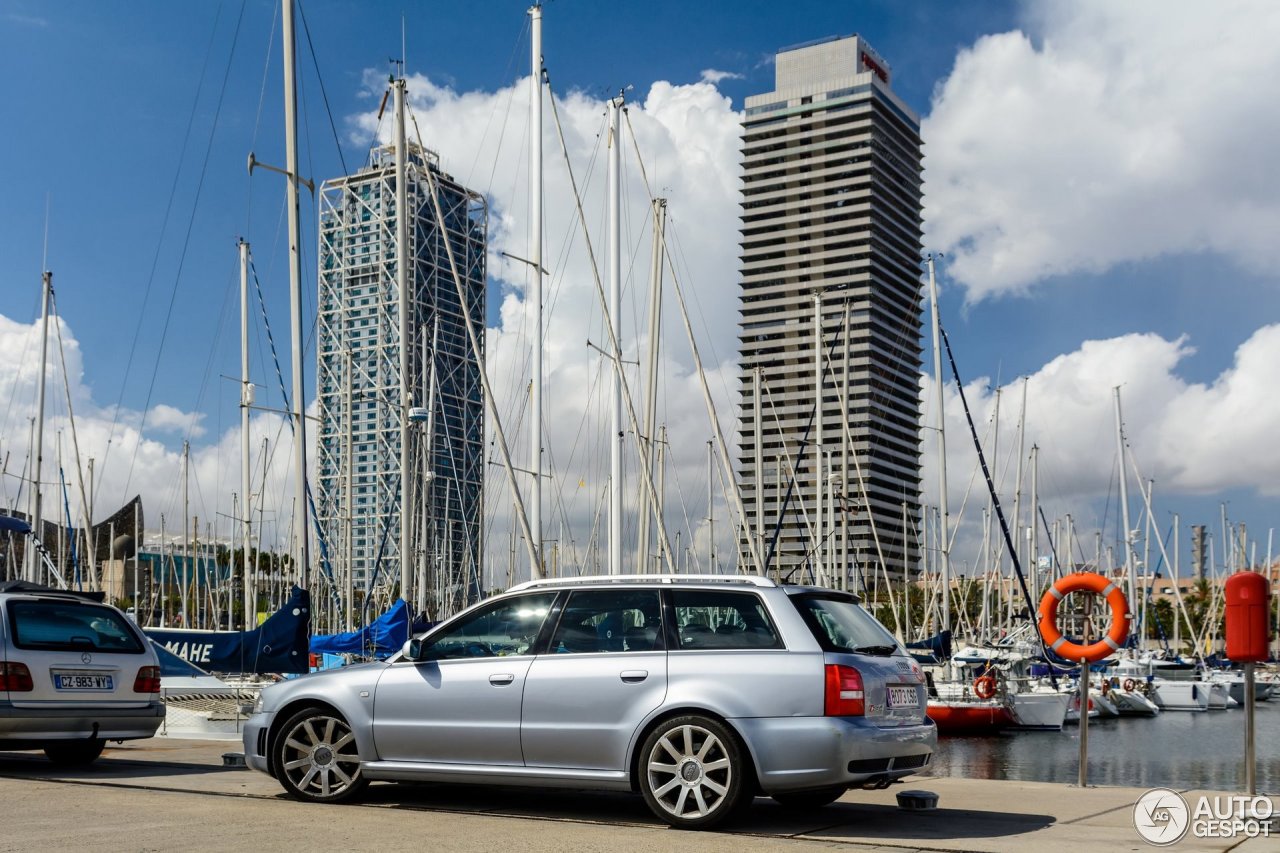 Audi RS4 Avant B5