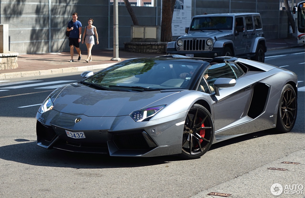 Lamborghini Aventador LP700-4 Roadster