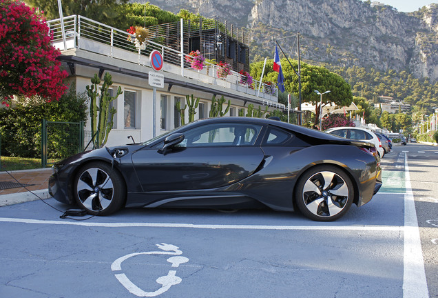 BMW i8