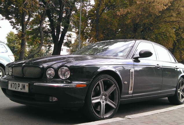 Jaguar XJR Portfolio