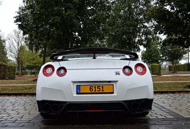 Nissan GT-R