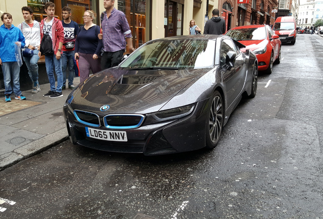 BMW i8