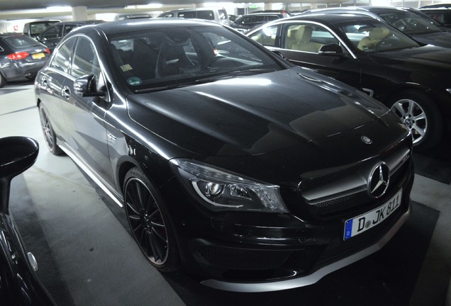 Mercedes-Benz CLA 45 AMG C117