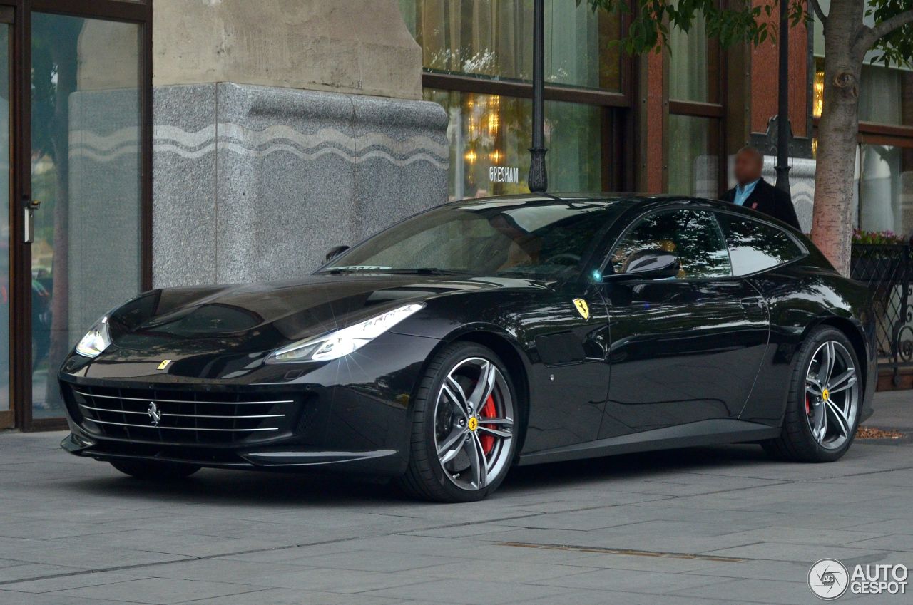 Ferrari GTC4Lusso