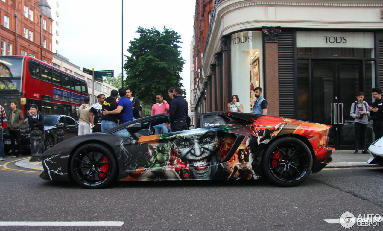 Lamborghini Aventador LP700-4 Roadster