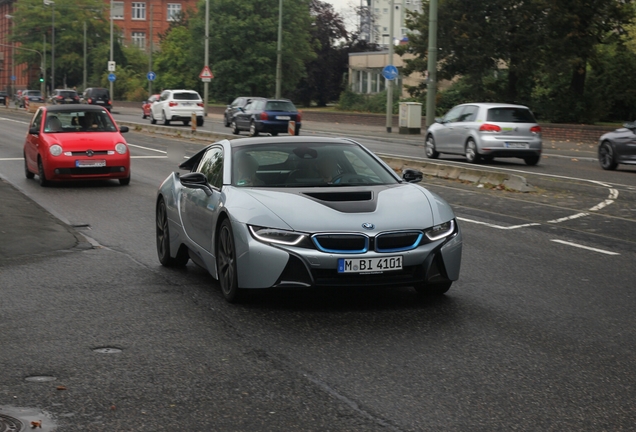 BMW i8