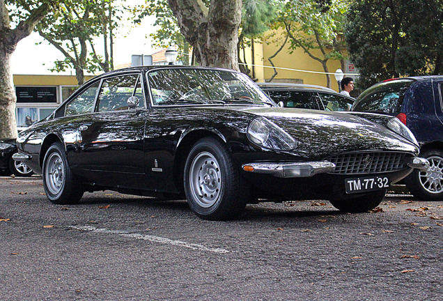 Ferrari 365 GT 2+2