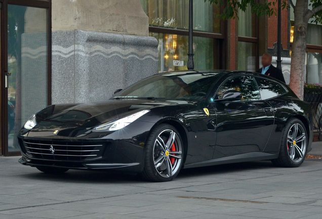 Ferrari GTC4Lusso