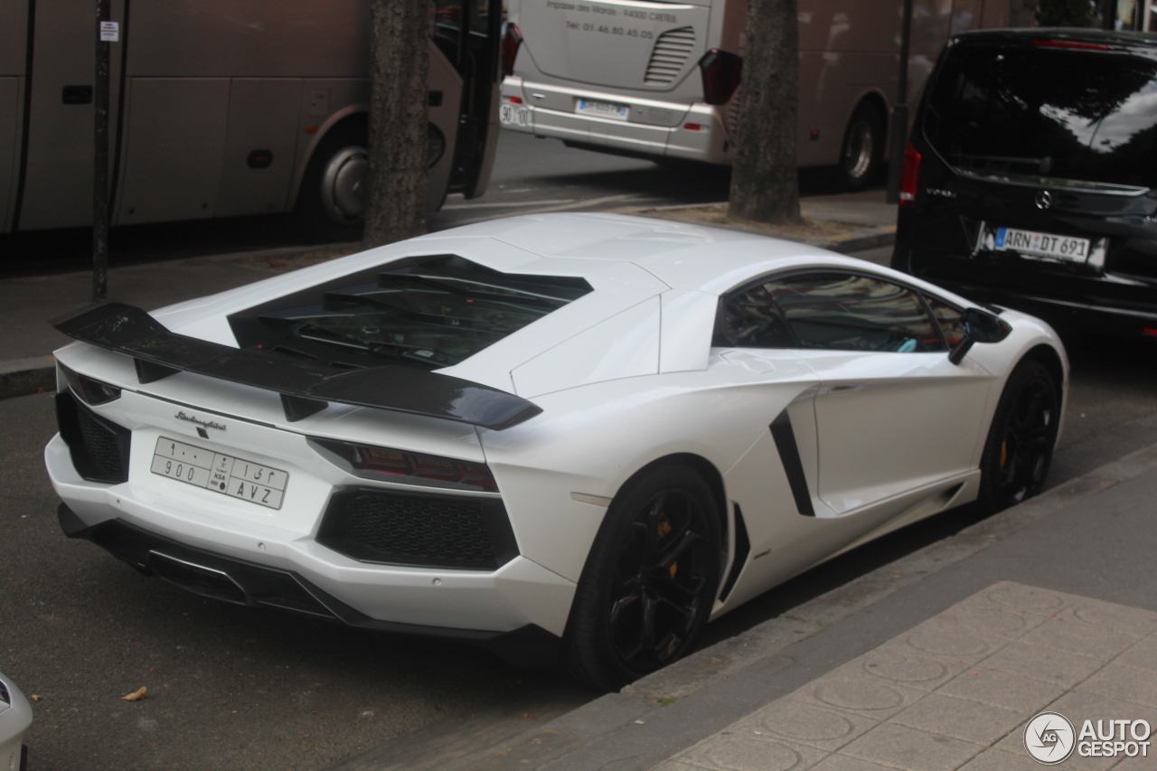 Lamborghini Aventador LP700-4