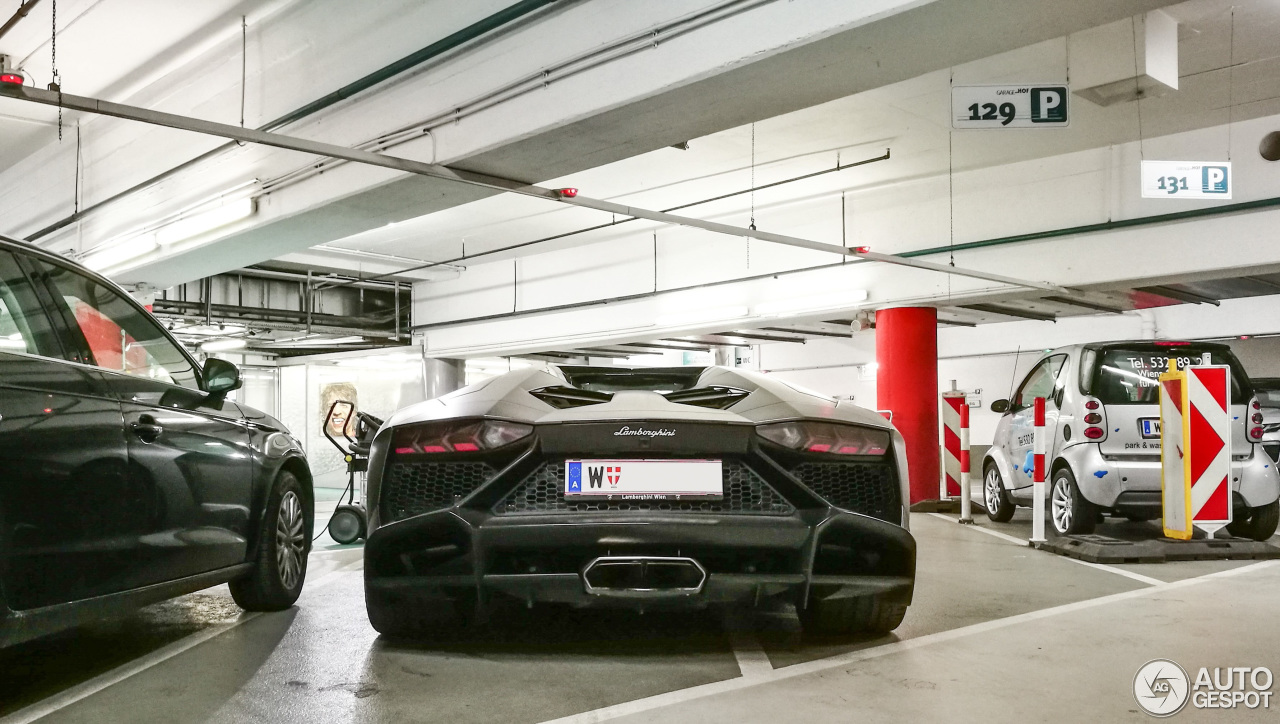 Lamborghini Aventador LP720-4 Roadster 50° Anniversario