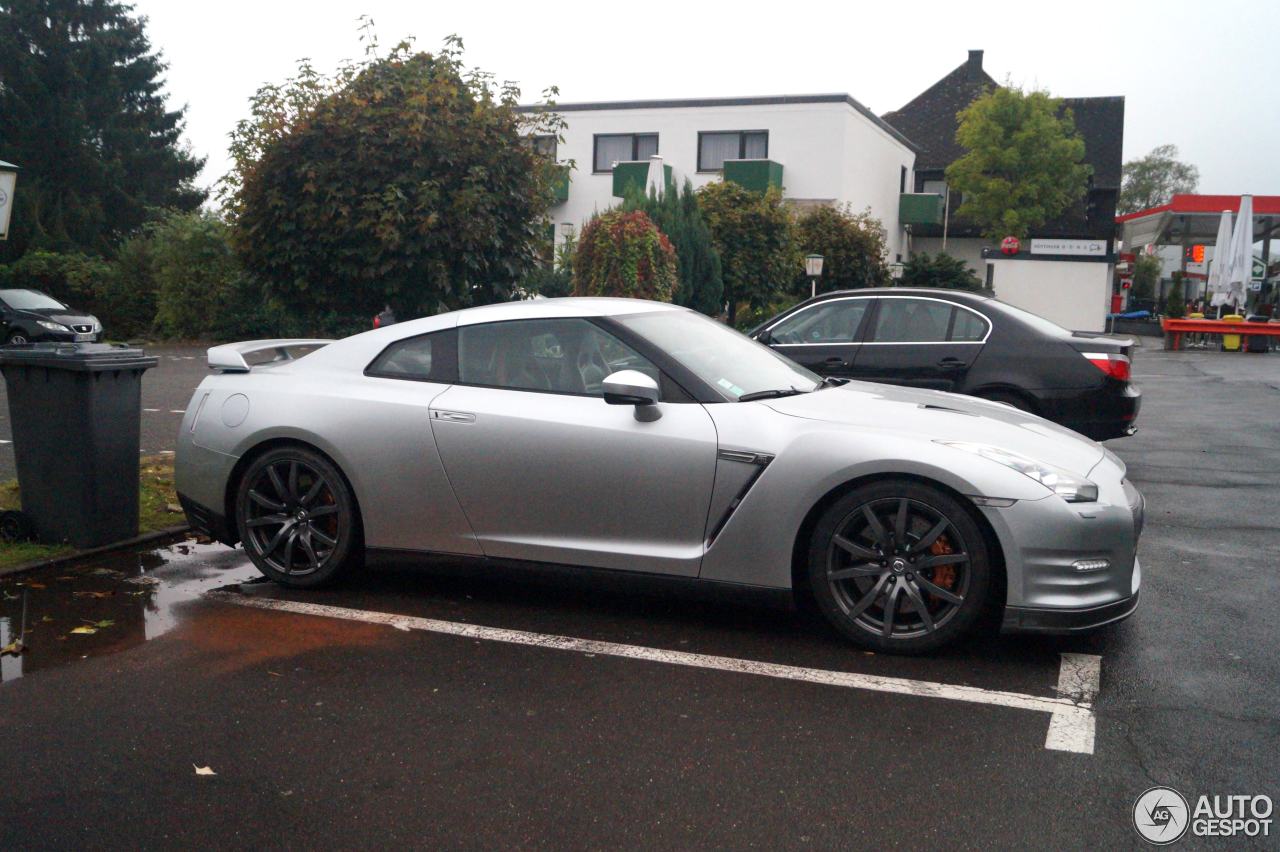 Nissan GT-R 2011