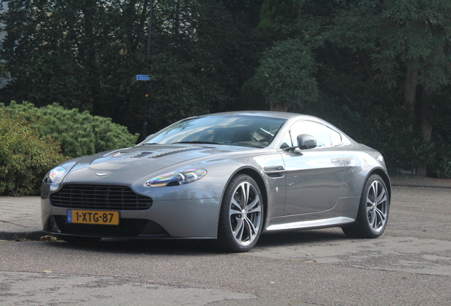 Aston Martin V12 Vantage