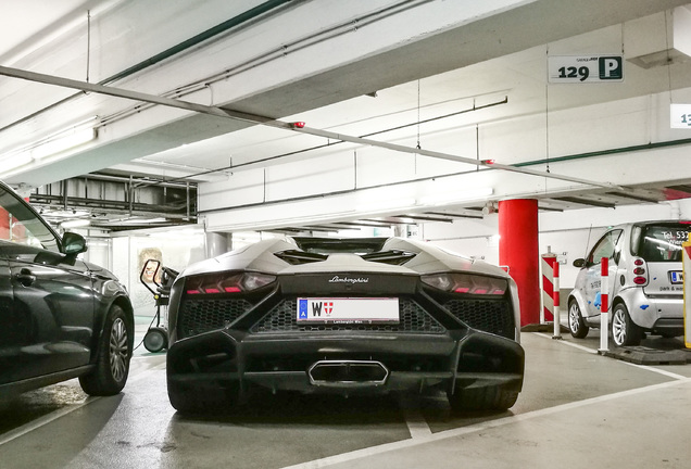 Lamborghini Aventador LP720-4 Roadster 50° Anniversario